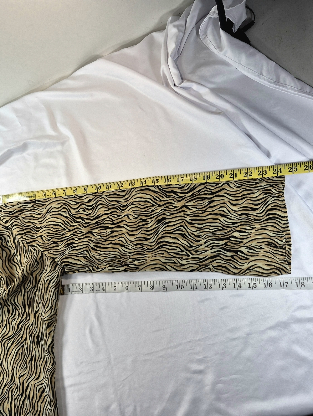 NWOT Cato Zebra Tiger Print Beaded Embellished V-Neck Blouse Woman's L - Picture 8 of 11